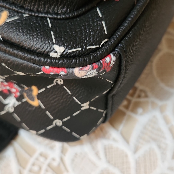 Disney Minnie Mouse Mini black backpack in like new condition! - Picture 12 of 13